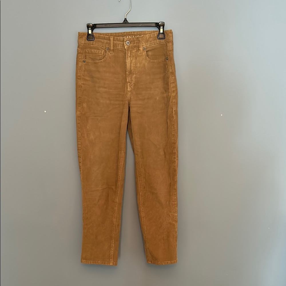 Light Brown Chinos with Classic Straight-Leg Design